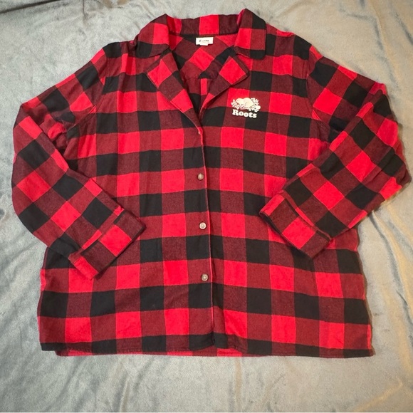 Roots Red and Black Plaid Button Down Shirt

#1178 - Picture 1 of 8